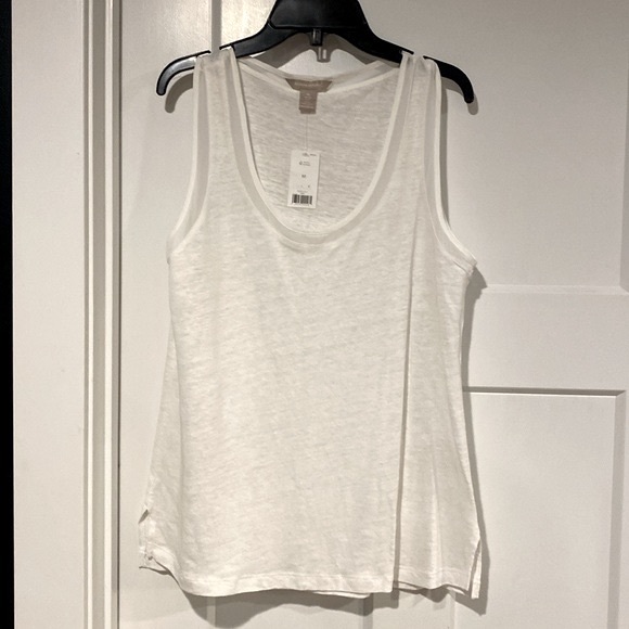 Banana Bundle - Three NWT Sleeveless Blouses, Size M - Picture 4 of 7